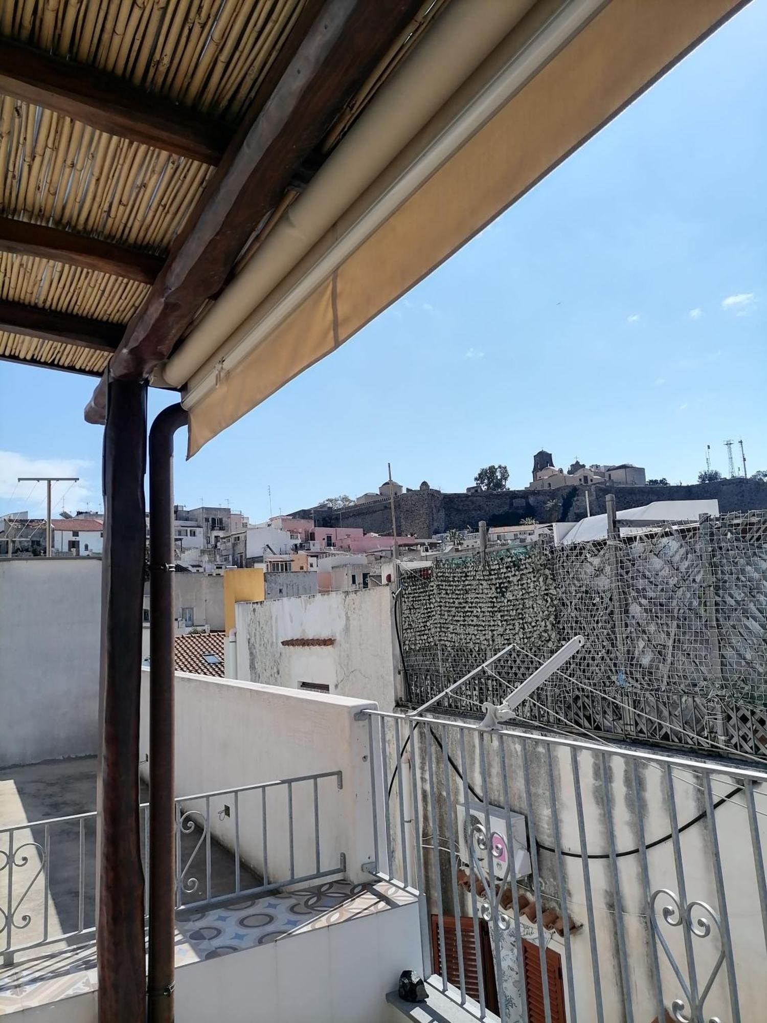 "La Casa Dell'Architetto" Con Terrazza Panoramica In Centro Storico E A Due Passi Dal Porto Villa Lipari  Exterior photo